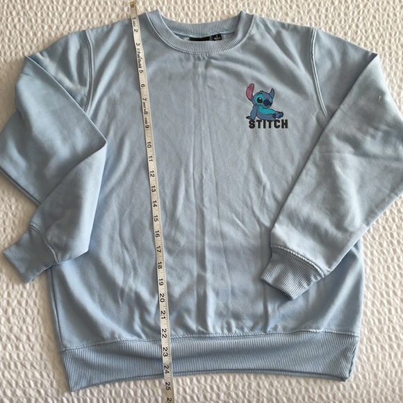 🌸 NWOT Disney LILO and Stitch long sleeved pullover sweatshirt super soft Blue - Picture 4 of 8